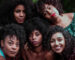 Art 63 - Cinq-femmes-portant-un-afro